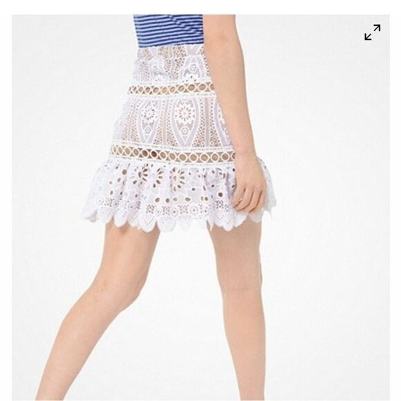 Michael Kors Medallion White Lace Lined Skirt - Picture 2 of 8